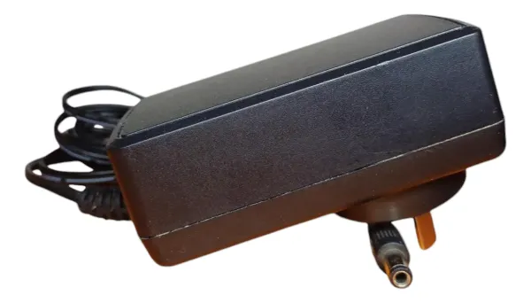 Fuente plastica pared a granel 12V-2A - Modem